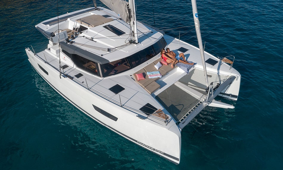 Fountaine-Pajot Astrea 42 — Catamaran de luxe · jusqu'à 16 personnes